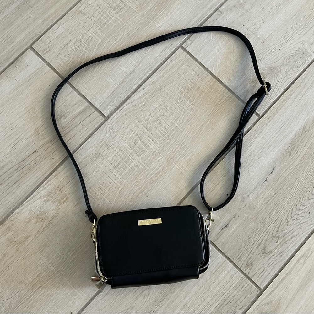 Adrienne Vittadini Studio Wallet New